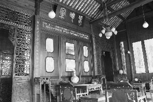 汪氏小苑，位于扬州市东圈门历史街区地官第街北14号，是扬州保存最为完整的清末民初大型盐商住宅之一。